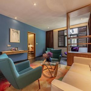 Superior King Suite